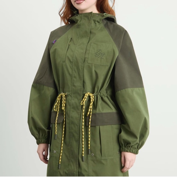 Damson Madder Logan Raincoat - Picture 4 of 7